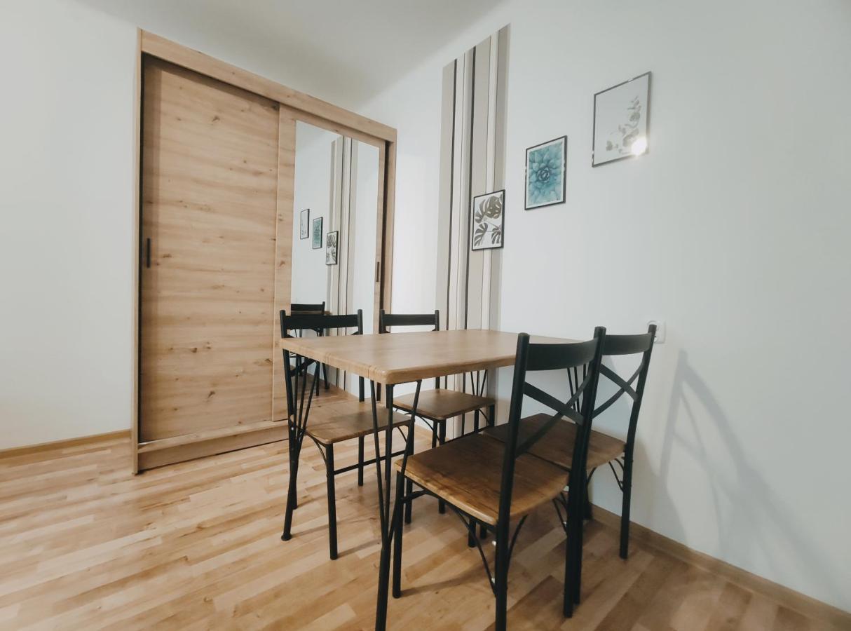 Pielegniarek 5 By Homeprime Kraków Eksteriør billede